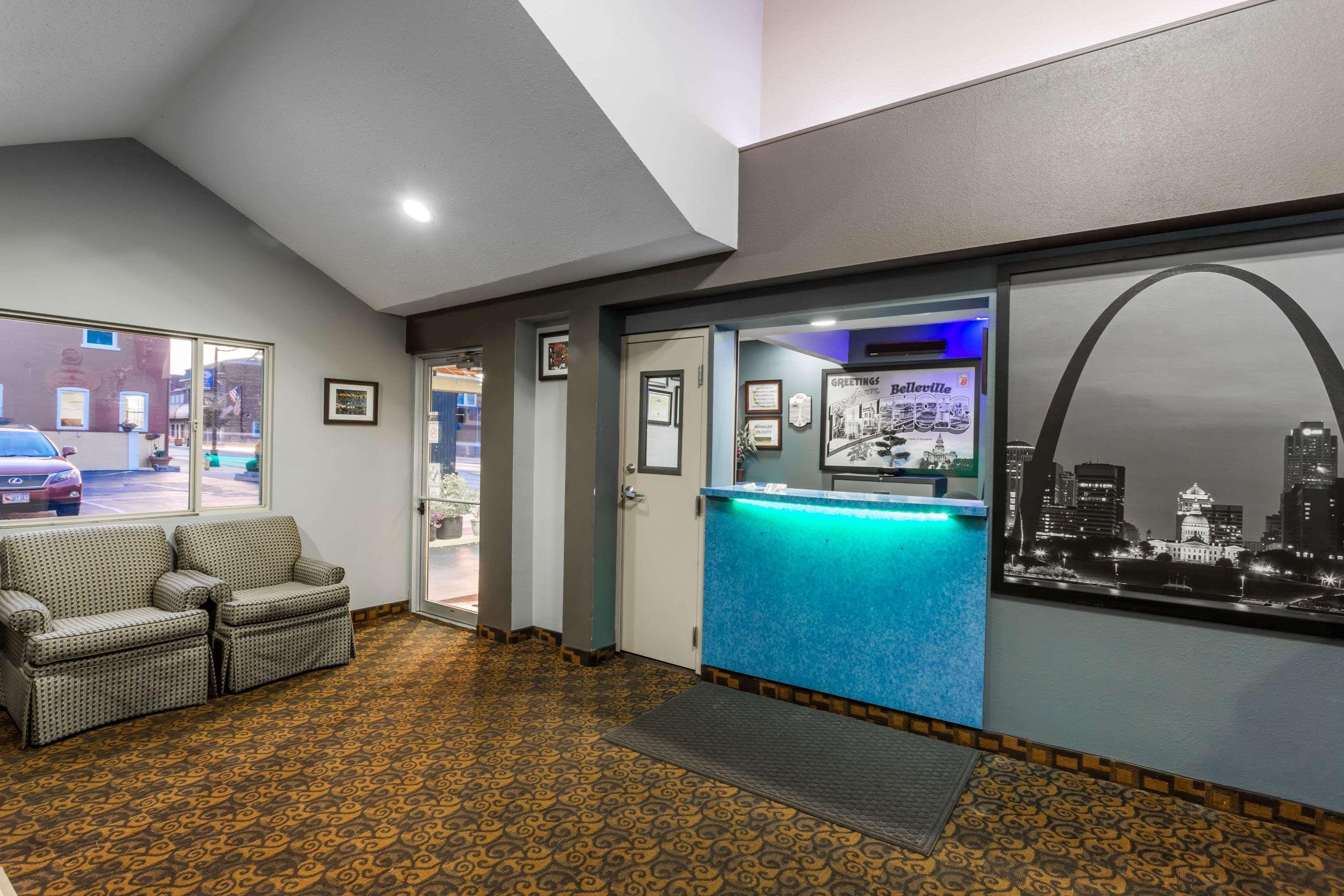 Super 8 By Wyndham Belleville St. Louis Area Bagian luar foto