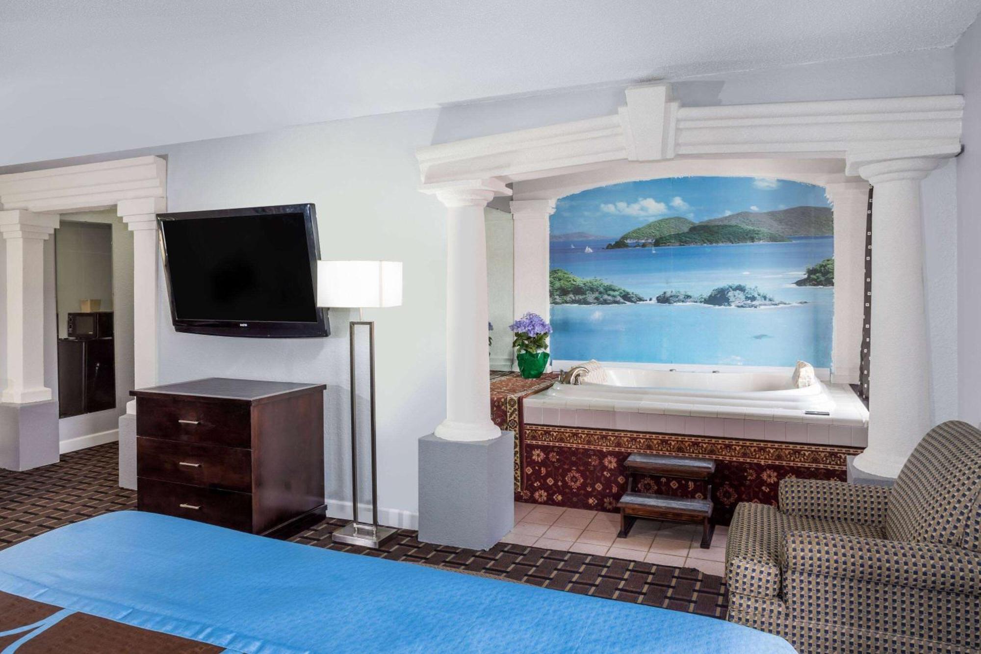 Super 8 By Wyndham Belleville St. Louis Area Bagian luar foto