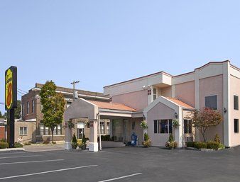 Super 8 By Wyndham Belleville St. Louis Area Bagian luar foto