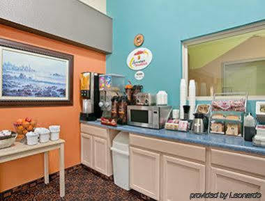 Super 8 By Wyndham Belleville St. Louis Area Bagian luar foto